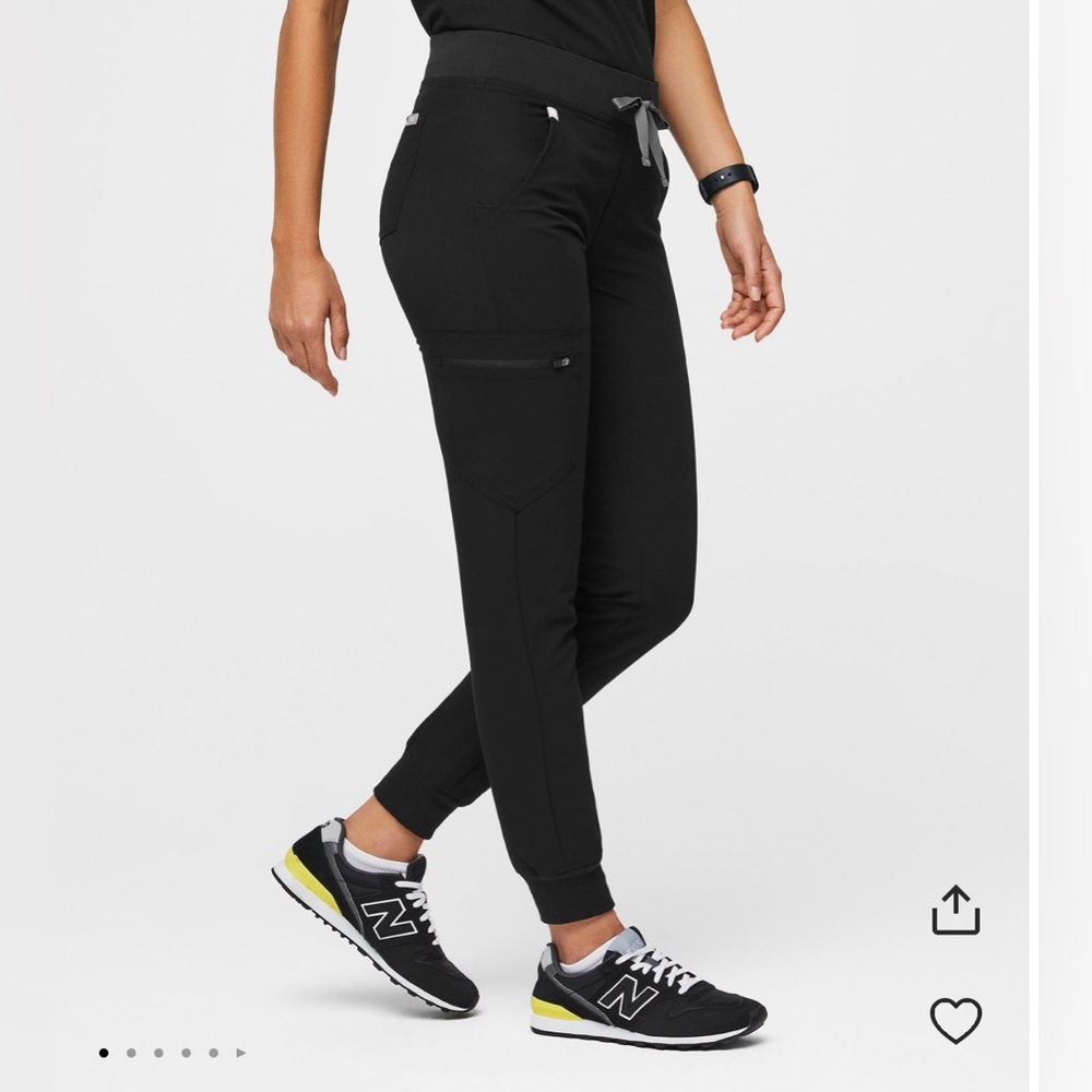 Figs Women’s Black Zamora - Jogger Scrub Pants, Medium